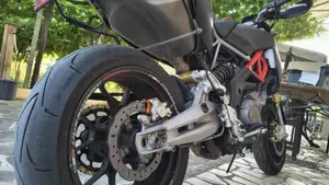 Aprilia Dorsoduro 750 Factory (2010 - 13)  (9)