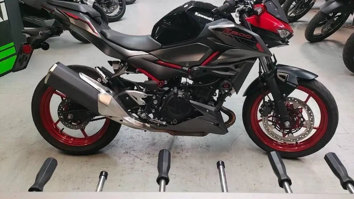 Kawasaki Z 500 SE (2024 - 26)  (5)