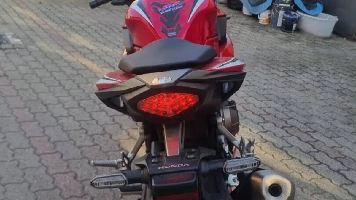Honda CBR 500 R (2019 - 20)  (3)