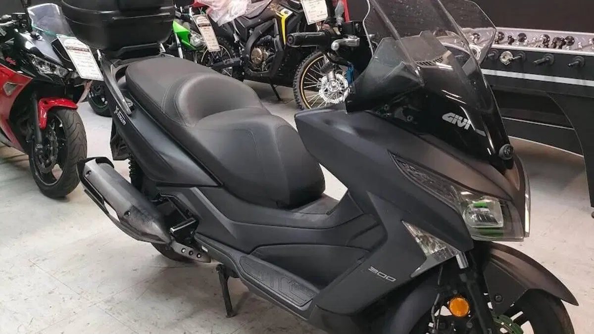 Kymco X-Town 300i ABS (2016 - 20)  (2)