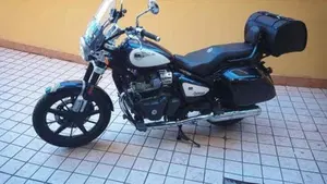 Royal Enfield Super Meteor 650 (2023 - 26) 