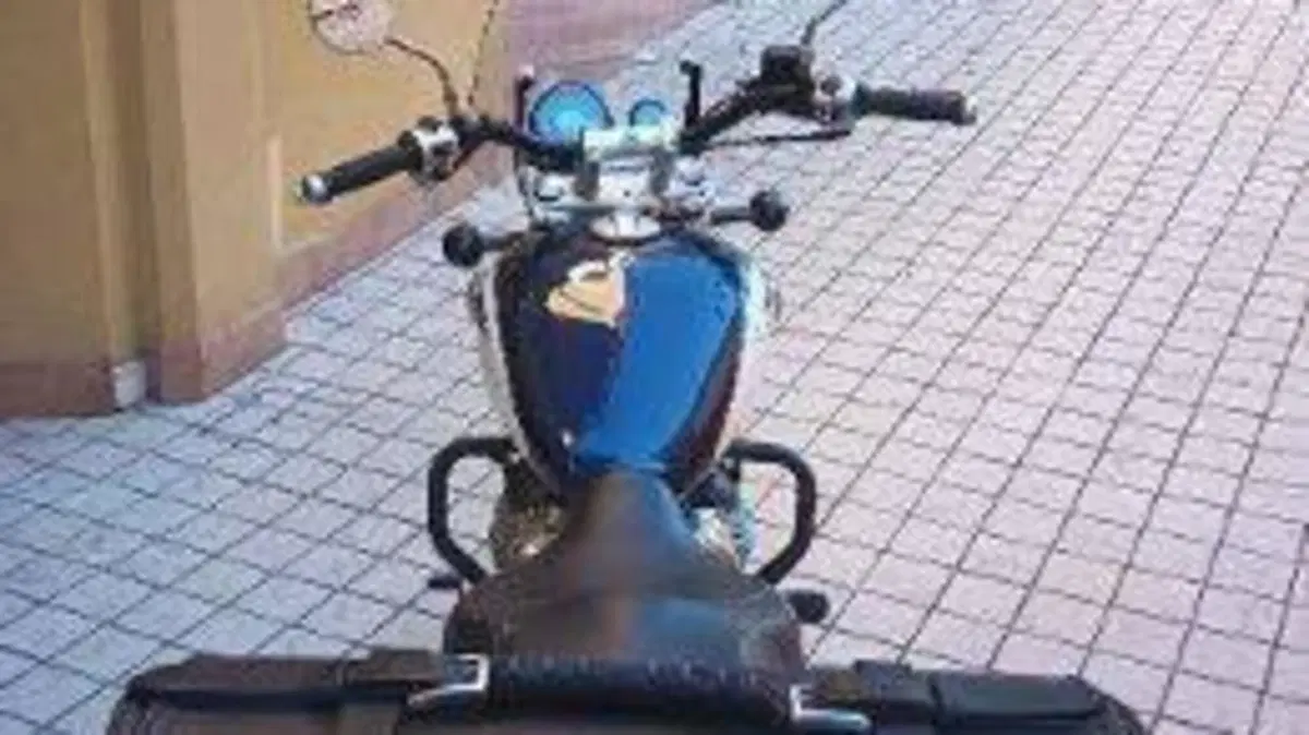 Royal Enfield Super Meteor 650 (2023 - 26)  (3)