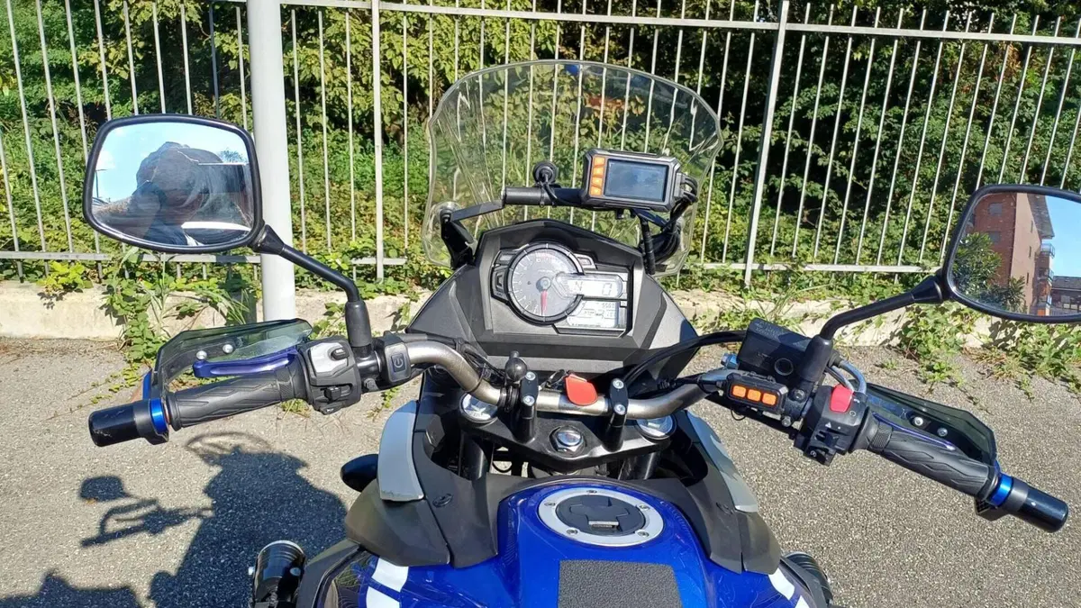 Suzuki V-Strom 650XT Explorer (2022 - 25)  (8)