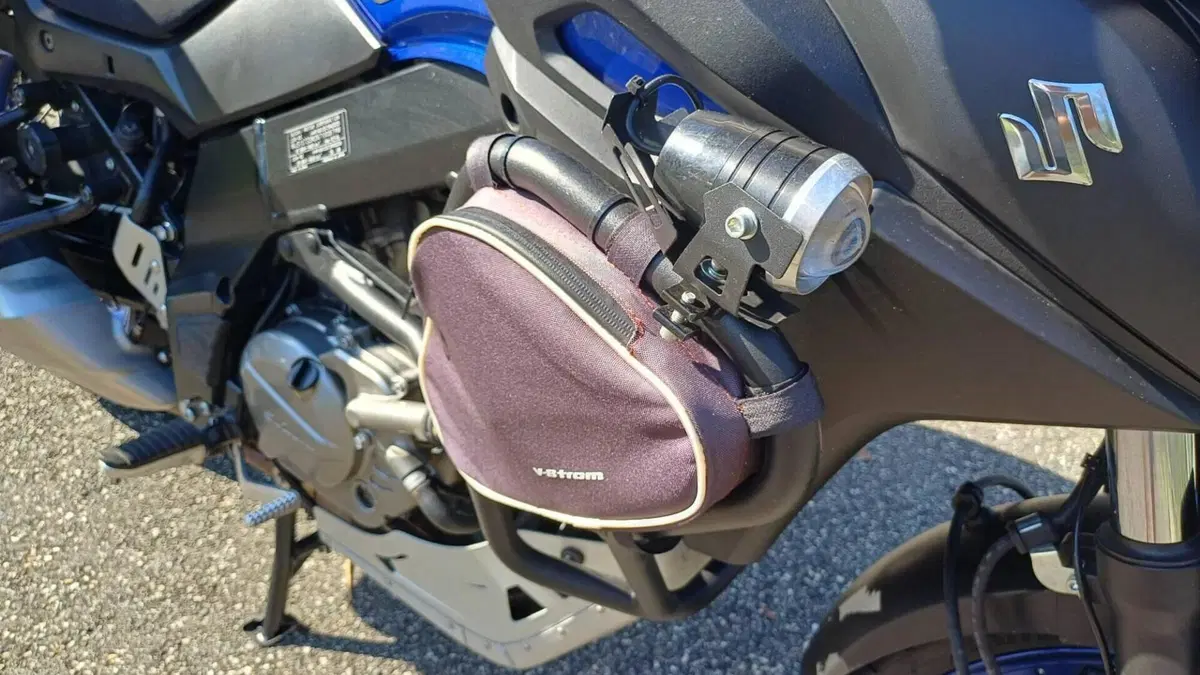 Suzuki V-Strom 650XT Explorer (2022 - 25)  (18)