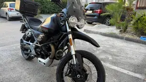 Moto Guzzi V85 TT (2021 - 23)  (3)