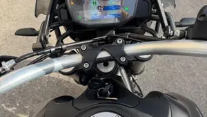 Moto Guzzi V85 TT (2021 - 23)  (5)