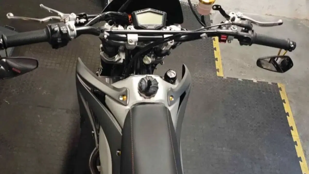 Honda XR 650 R Supermotard (2002 - 04)  (7)