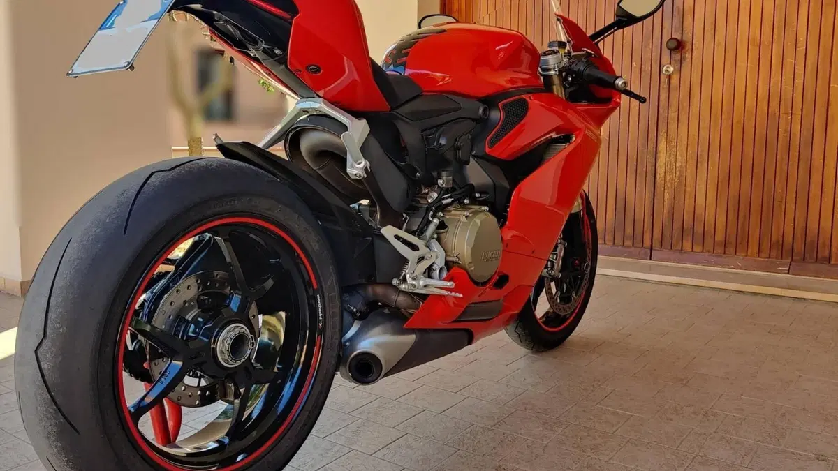 Ducati 1299 Panigale (2015 - 17)  (2)