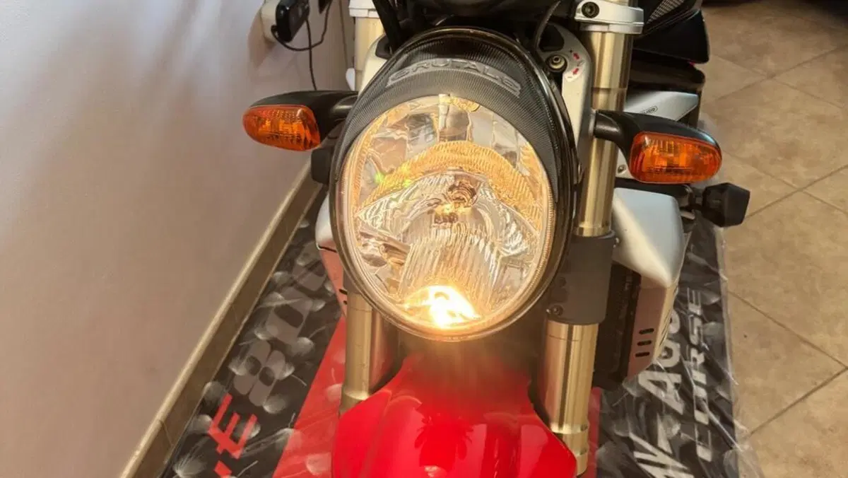 MV Agusta Brutale 910 S (2005 - 11)  (7)