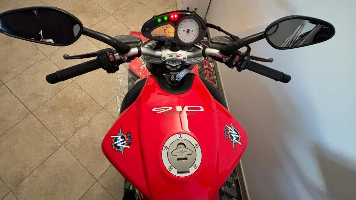 MV Agusta Brutale 910 S (2005 - 11)  (8)