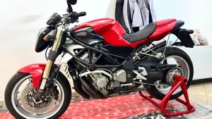 MV Agusta Brutale 910 S (2005 - 11)  (9)