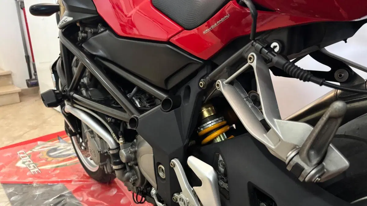 MV Agusta Brutale 910 S (2005 - 11)  (10)