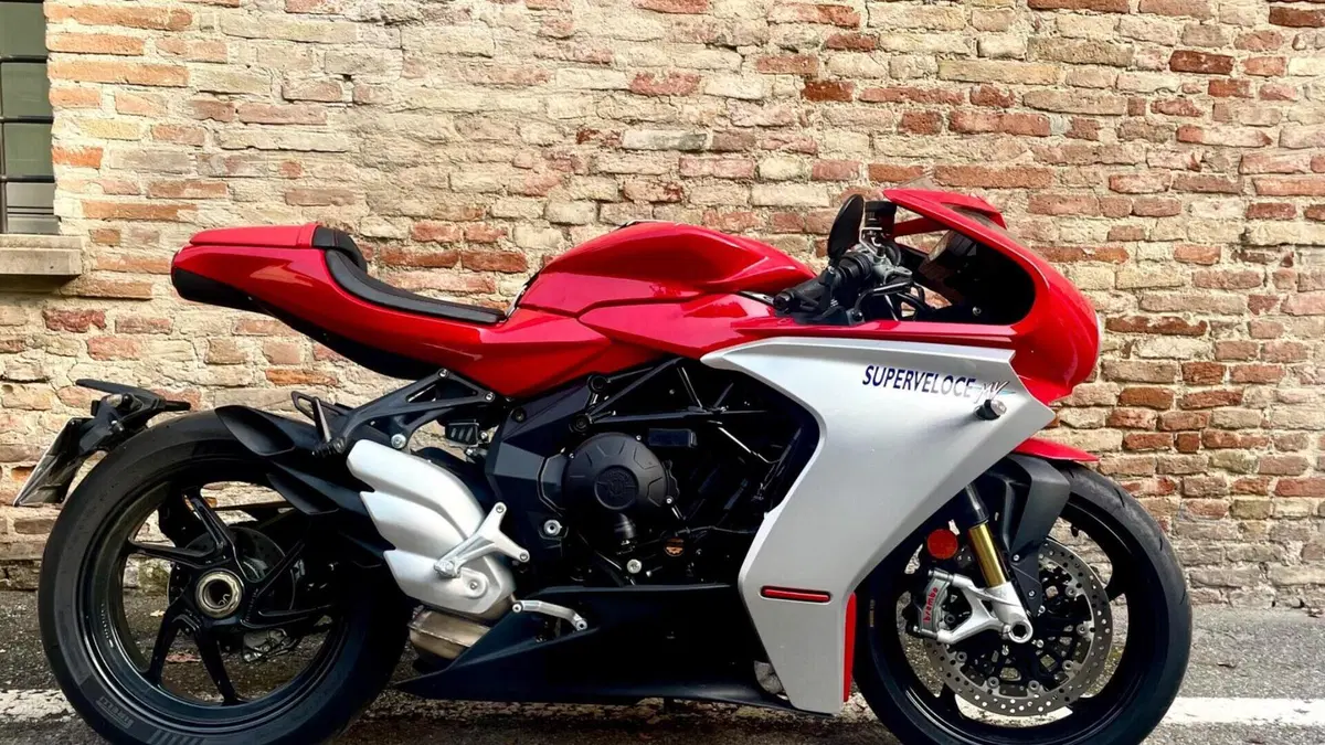 MV Agusta Superveloce 800 (2021 - 25)  (2)