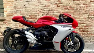 MV Agusta Superveloce 800 (2021 - 25)  (2)