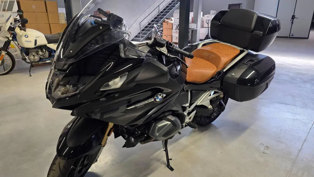 Bmw R 1250 RT (2021 - 25)  (2)