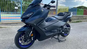 Yamaha T-Max 560 (2022 - 24) usata