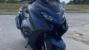 Yamaha T-Max 560 (2022 - 24)  (5)