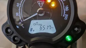 Triumph Street Twin 900 (2021 - 22)  (3)