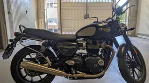 Triumph Street Twin 900 (2021 - 22)  (4)