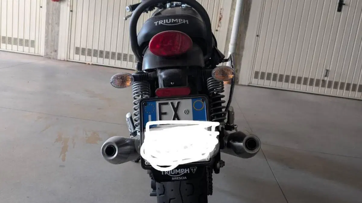 Triumph Street Twin 900 (2021 - 22)  (7)