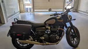 Triumph Street Twin 900 (2021 - 22)  (11)