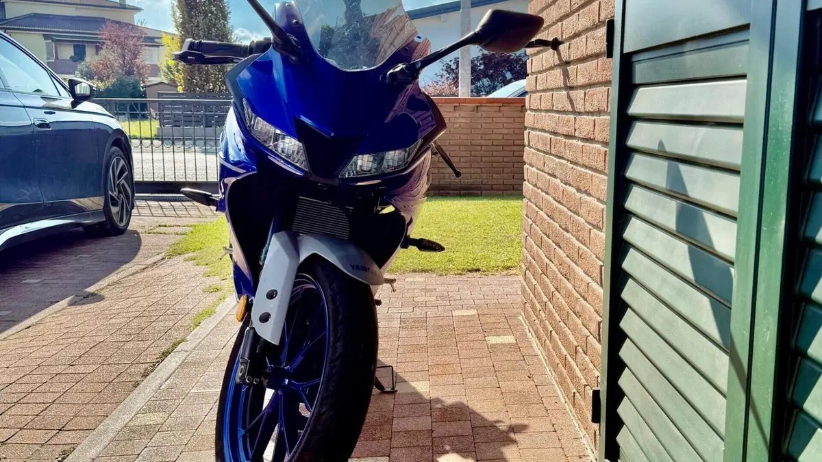 Yamaha YZF R125 (2021 - 22)  (2)