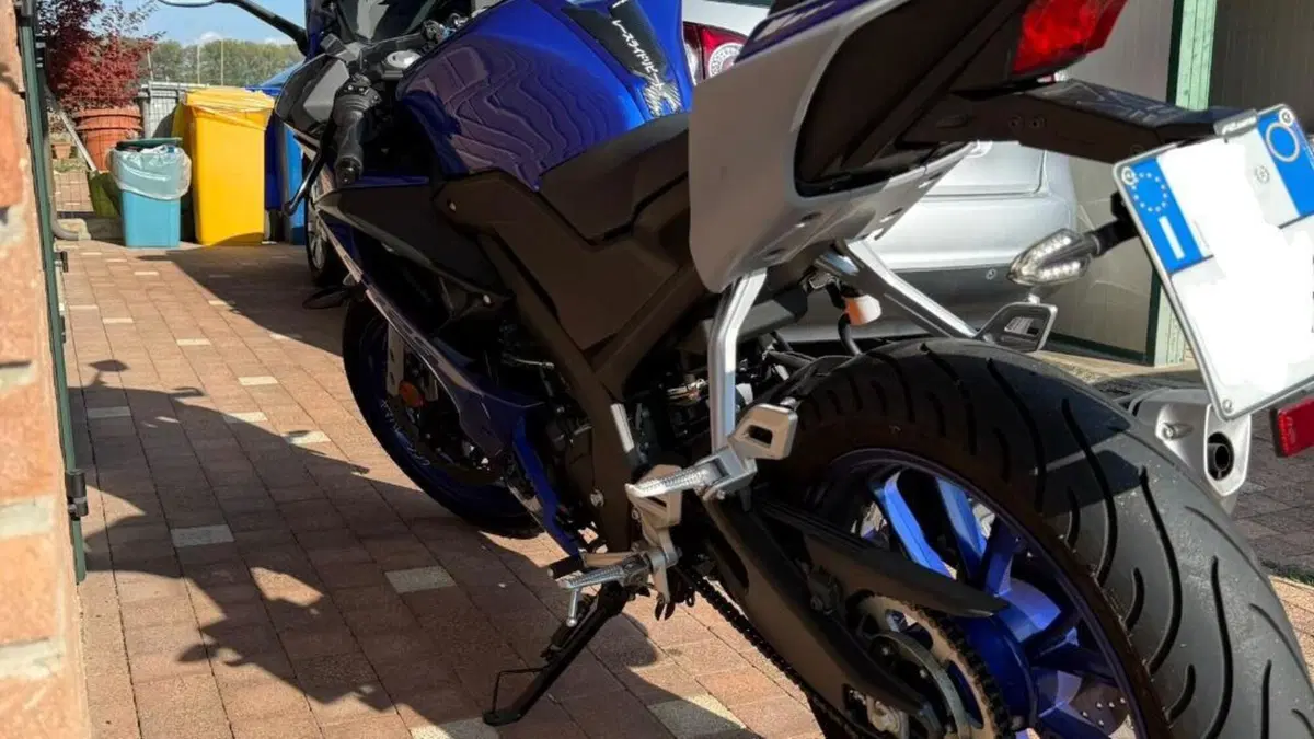 Yamaha YZF R125 (2021 - 22)  (3)