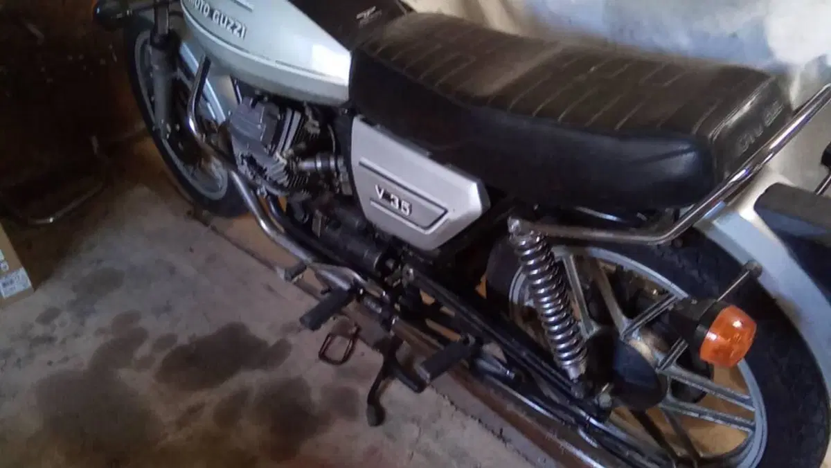 Moto Guzzi   (4)