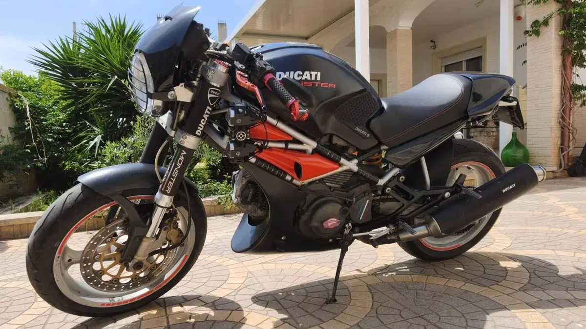 Ducati Monster 600 Dark (1998 - 01)  (3)