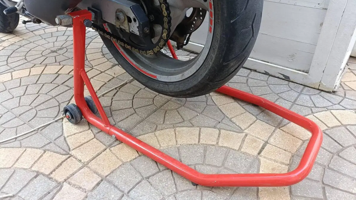 Ducati Monster 600 Dark (1998 - 01)  (6)