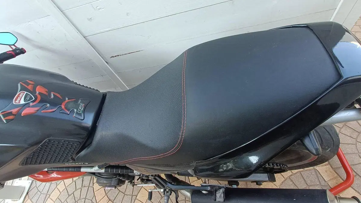 Ducati Monster 600 Dark (1998 - 01)  (7)