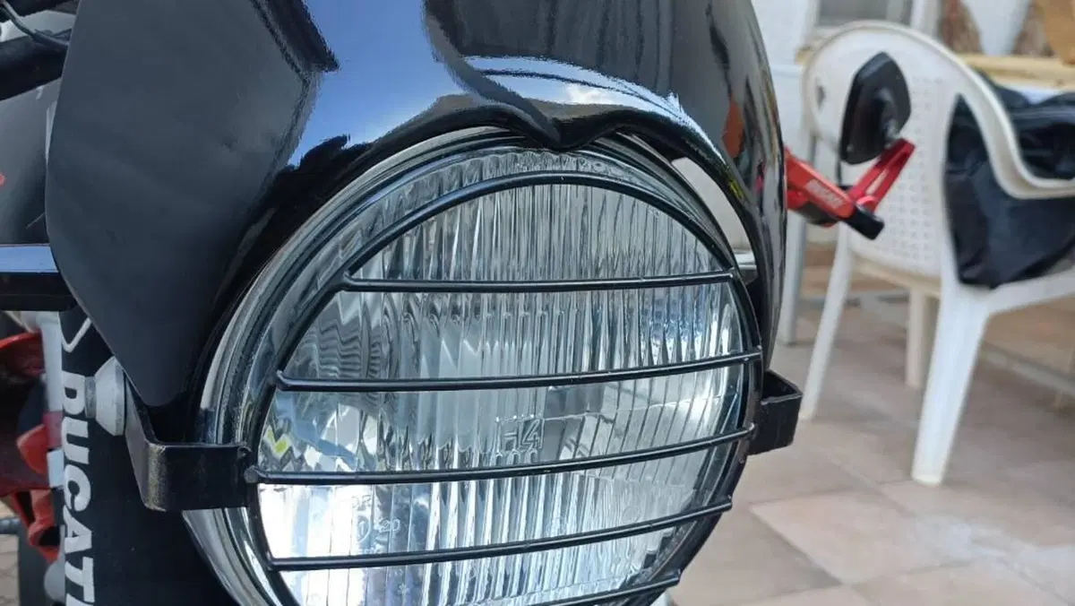 Ducati Monster 600 Dark (1998 - 01)  (8)