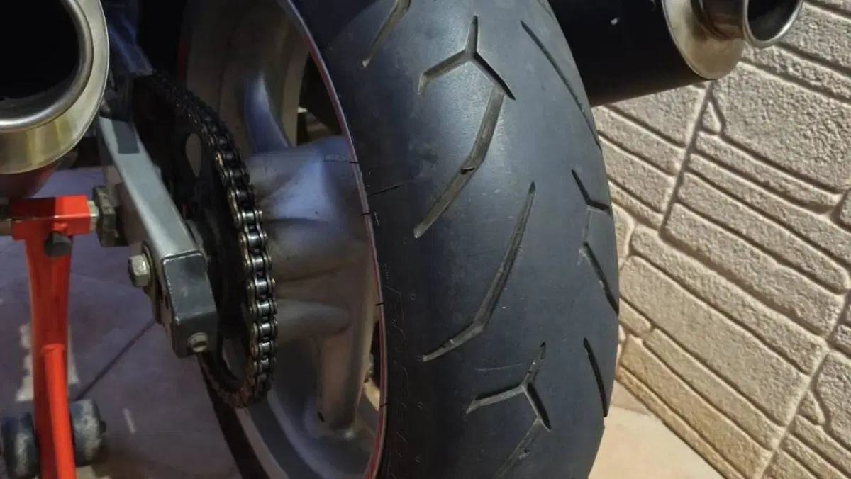 Ducati Monster 600 Dark (1998 - 01)  (10)