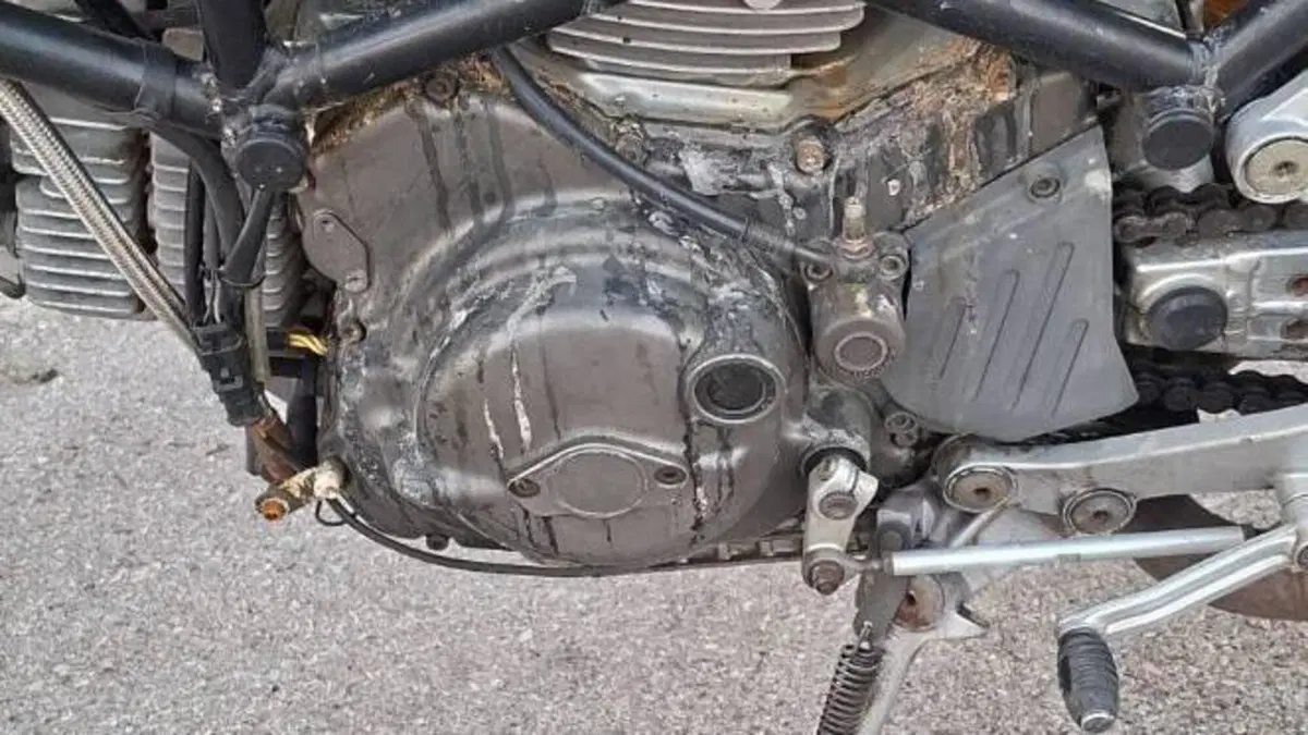 Ducati Monster 900 Cromo I.E. (1999 - 02)  (4)