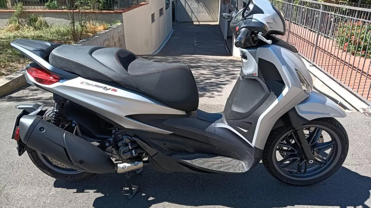 Piaggio Beverly 300 S ABS-ASR (2021 - 25)  (4)