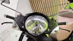 Piaggio Beverly Tourer 300  (2)
