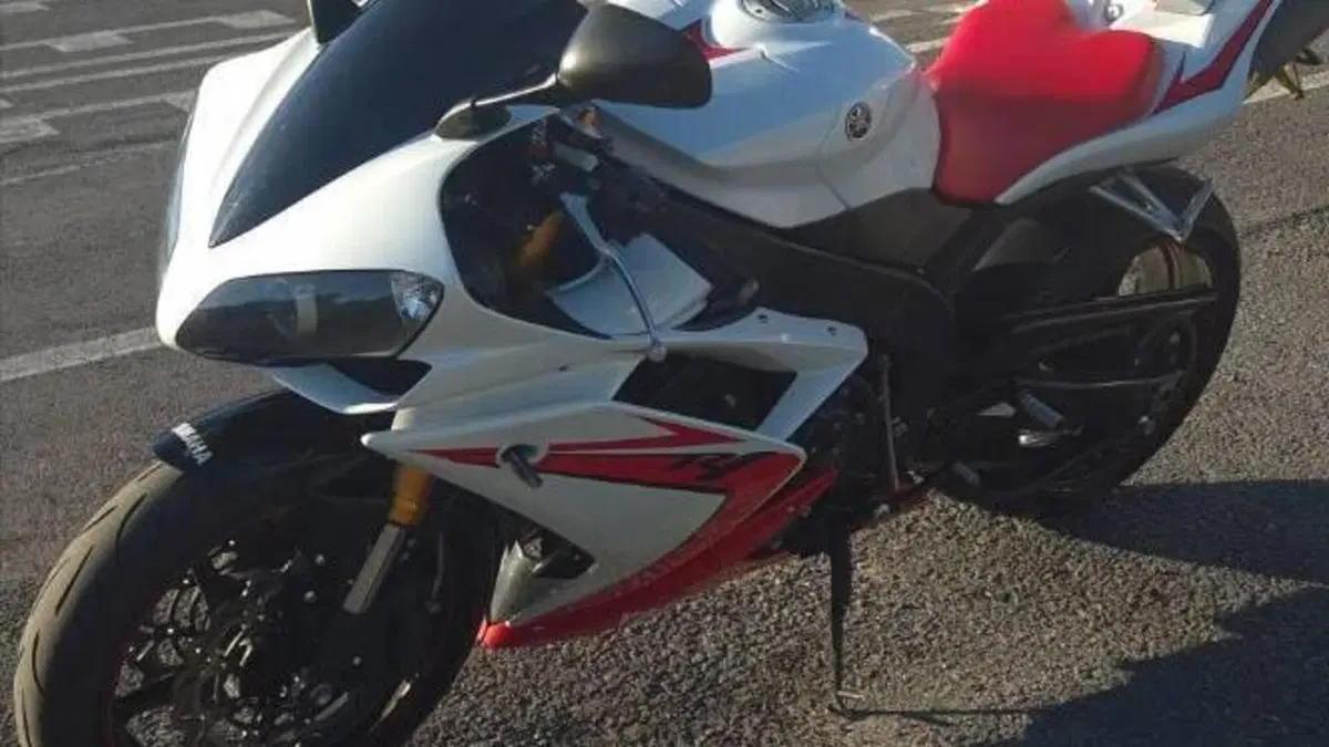 Yamaha YZF R1 (2007 - 08)  (2)