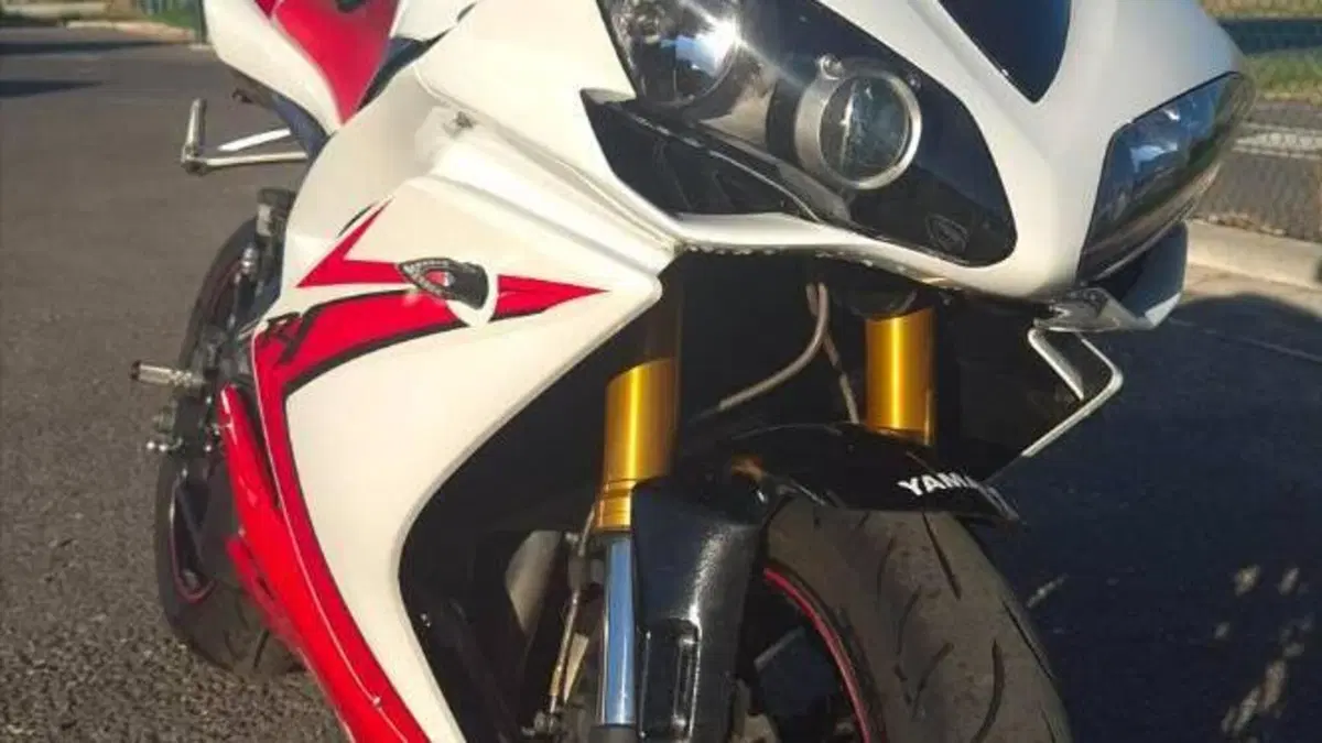 Yamaha YZF R1 (2007 - 08)  (3)