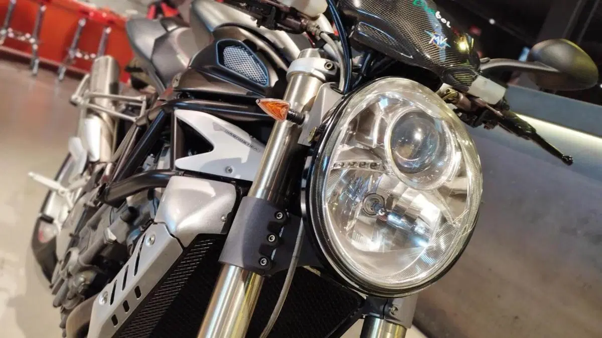 MV Agusta Brutale 750 S (2002 - 06)  (3)