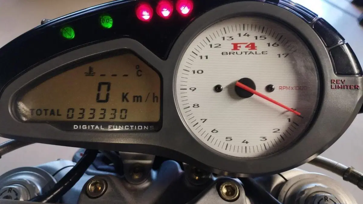 MV Agusta Brutale 750 S (2002 - 06)  (7)