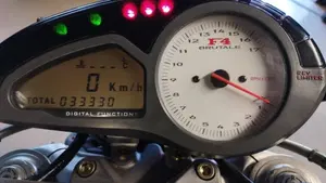 MV Agusta Brutale 750 S (2002 - 06)  (7)