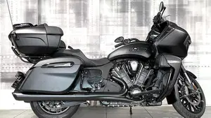 Indian Pursuit 1768 Dark Horse (2022 - 25)  (8)
