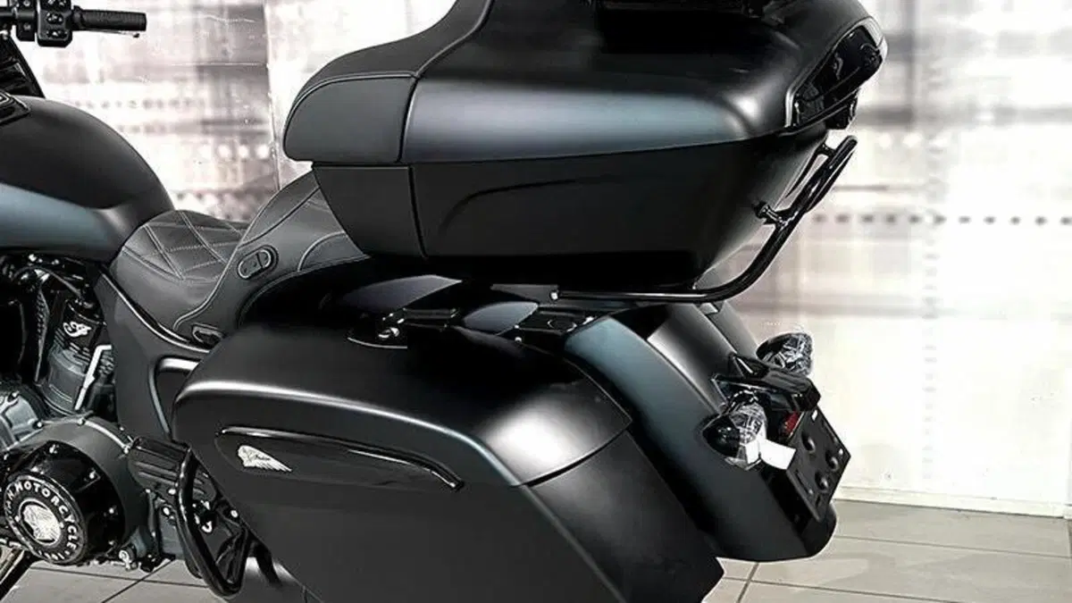 Indian Pursuit 1768 Dark Horse (2022 - 25)  (9)