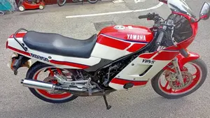 Yamaha   (3)