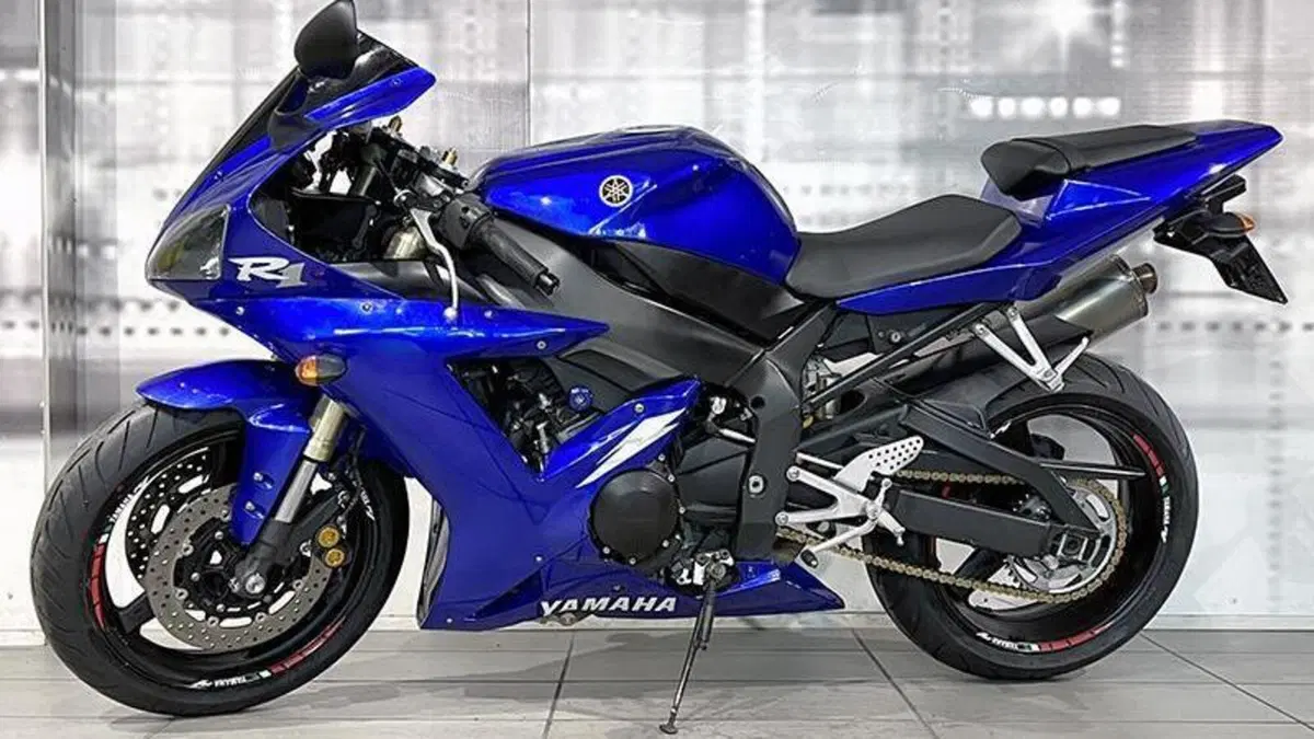 Yamaha YZF R1 (2002 - 03)  (6)