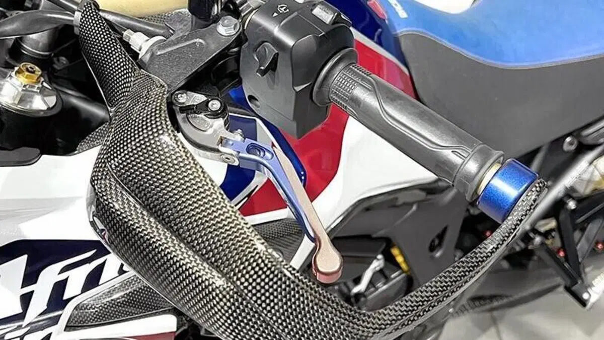 Honda Africa Twin CRF 1000L (2016 - 17)  (5)