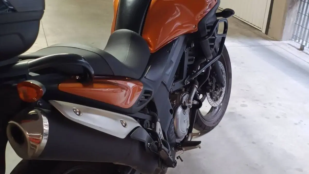 Suzuki V-Strom 650 ABS (2011 - 17)  (2)