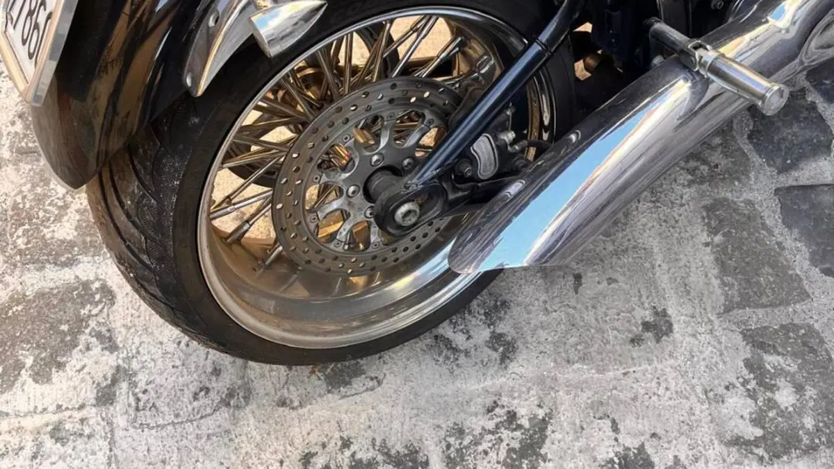 Harley-Davidson 1584 Rocker (2008 - 09) - FXCW  (4)