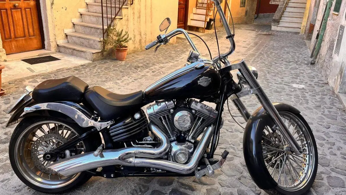 Harley-Davidson 1584 Rocker (2008 - 09) - FXCW  (12)