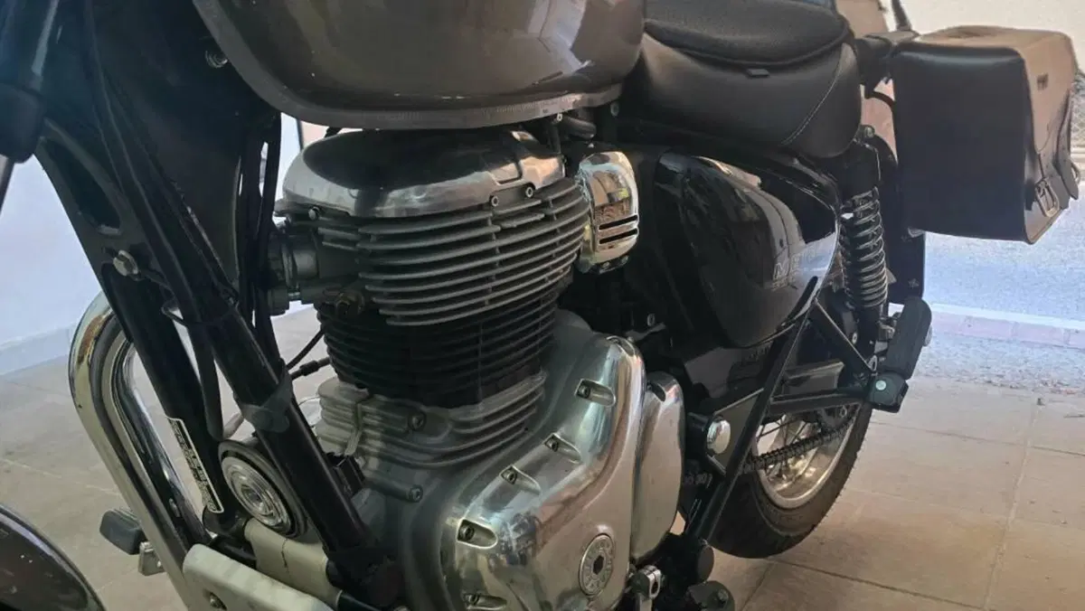 Royal Enfield Meteor 350 Aurora (2024 - 26)  (7)